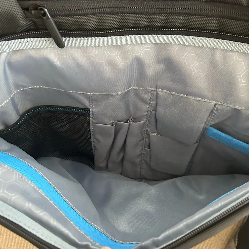 Dell Pro Briefcase / Laptop Bag in Black Like New Holds Multiple Devices